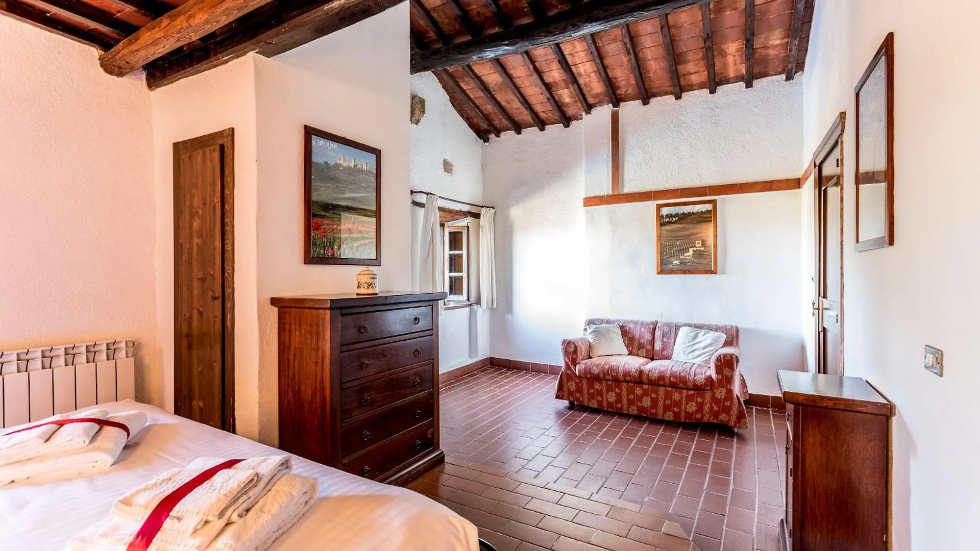 소비씰 Borgo Il Poggiaccio Residenza D'Epoca 게스트하우스 컨트리하우스